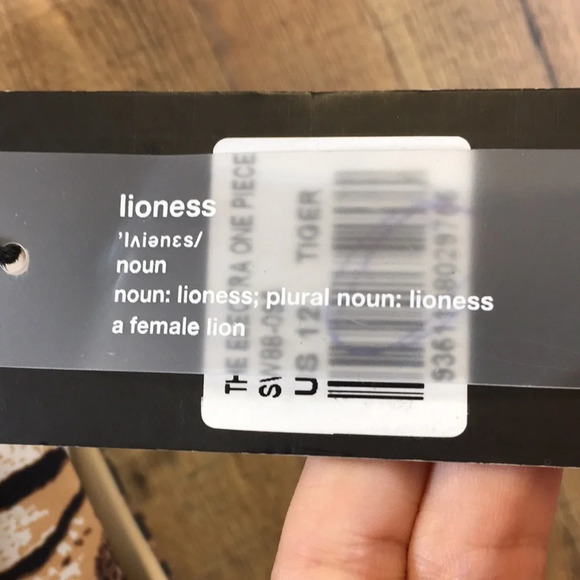 Lioness Swimsuit Womens XXL 12 Brown Black The Electra One‎ Piece Tiger Print - Picture 5 of 15